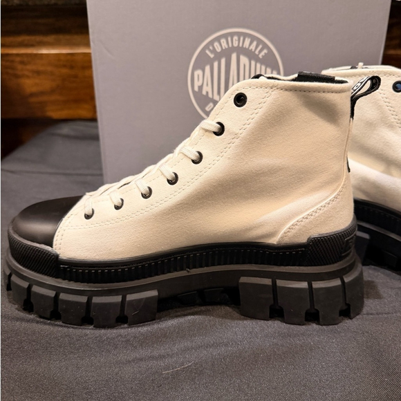 Palladium Women's Black and White High-Top Sneakers Size 8 Women's - Picture 5 of 7